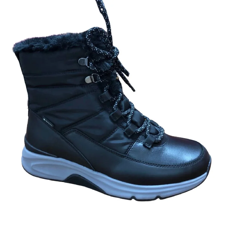 Women's Rolling Soft Boots In Black