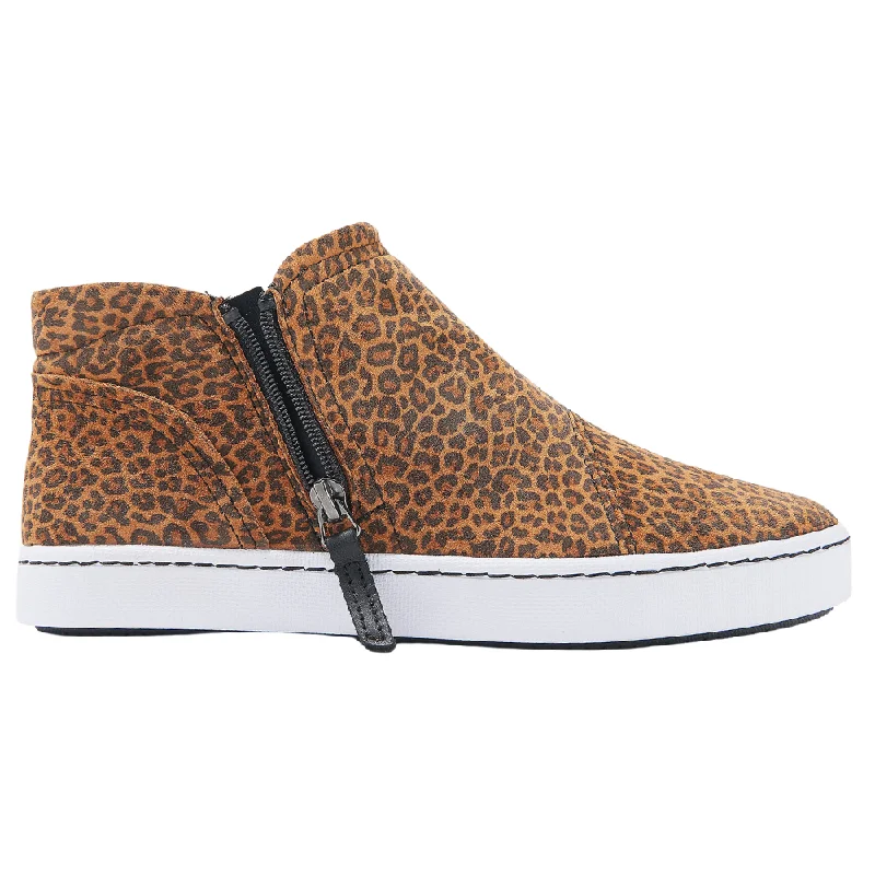 Clarks Pawley Joy Leopard Bootie (Women's)