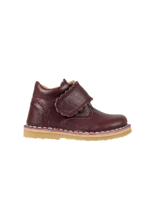 Scallop Velcro Boot - Plum